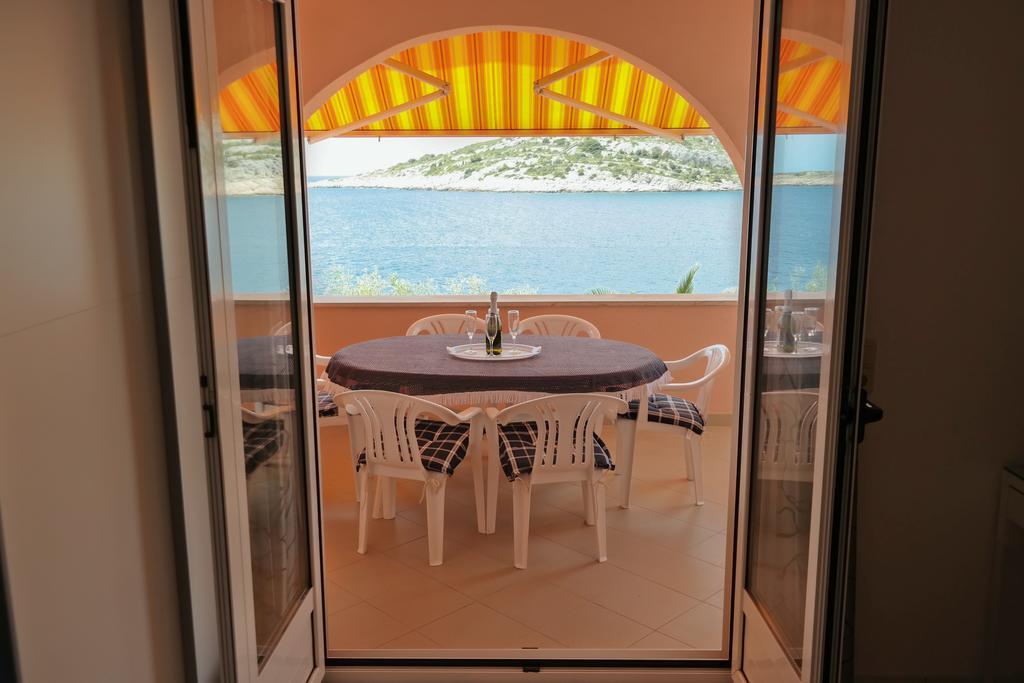 Direkt Am Meer-Apartments Puntaplanka Rogoznica  Kültér fotó
