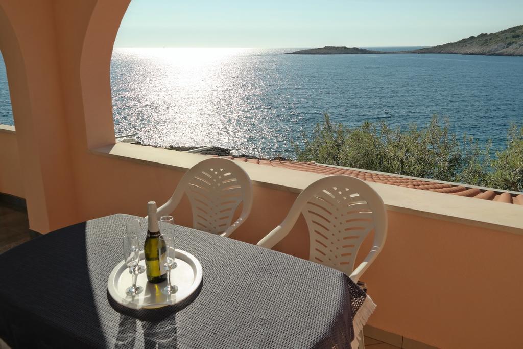 Direkt Am Meer-Apartments Puntaplanka Rogoznica  Kültér fotó