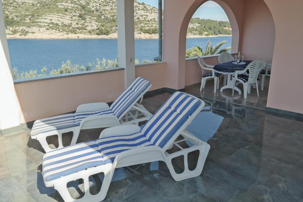 Direkt Am Meer-Apartments Puntaplanka Rogoznica  Kültér fotó