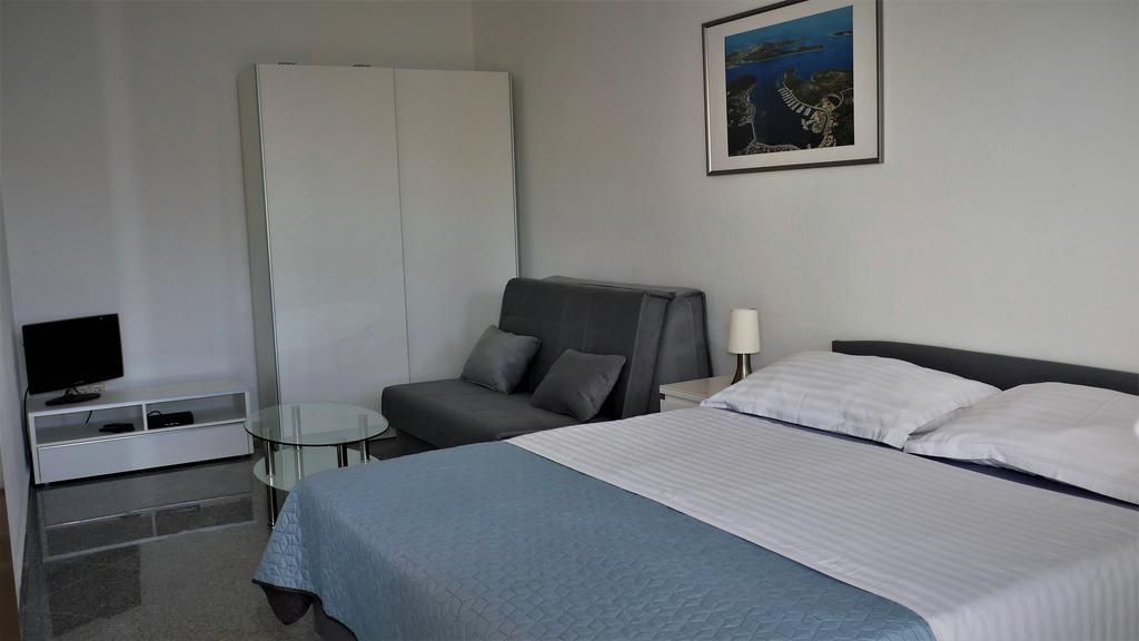 Direkt Am Meer-Apartments Puntaplanka Rogoznica  Kültér fotó