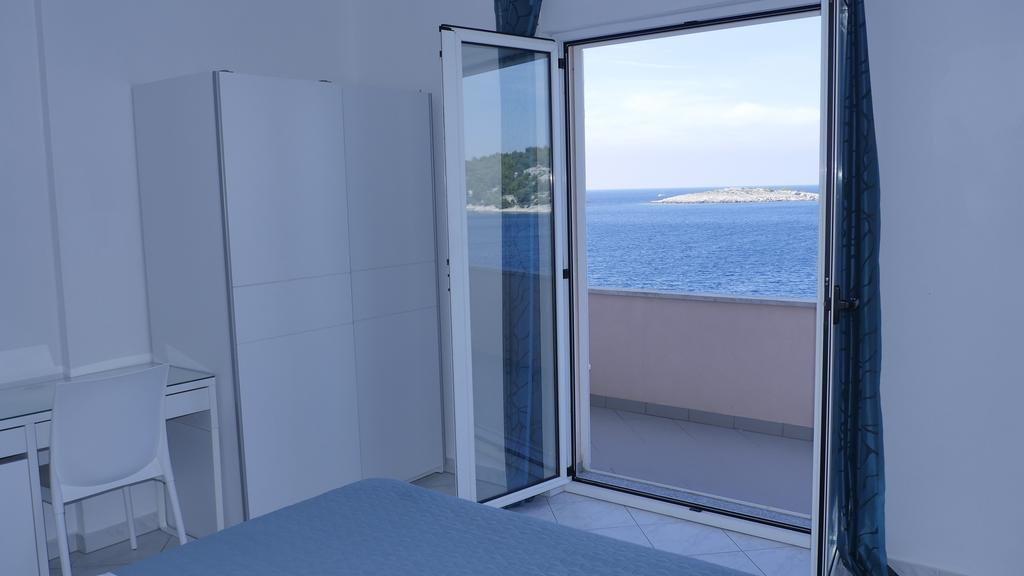 Direkt Am Meer-Apartments Puntaplanka Rogoznica  Kültér fotó